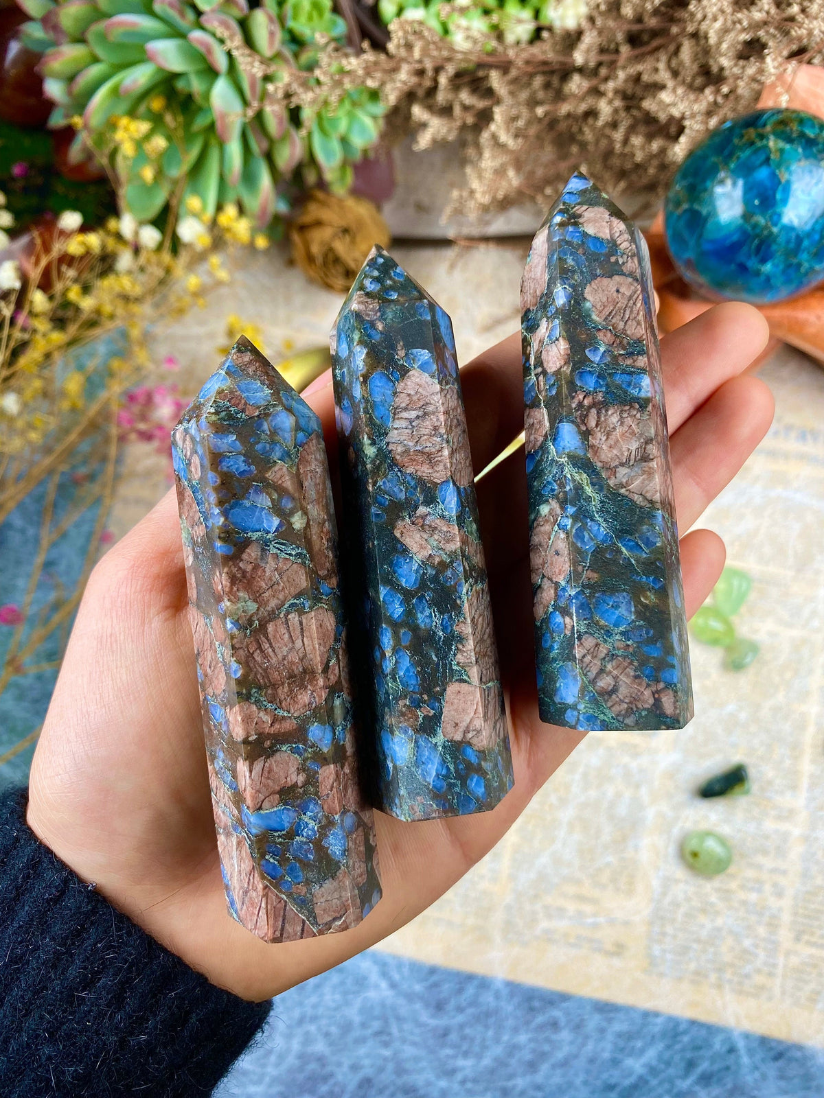 Red Que Sera Crystal Tower – Meditation & Home Decor
